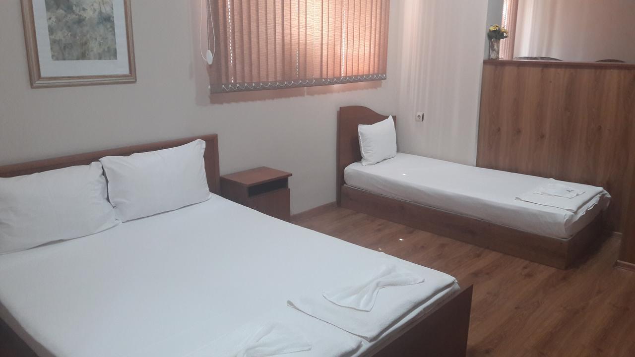 Fenerite Family Hotel Targowischte Exterior foto